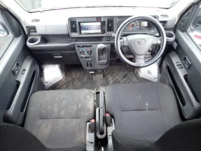 TOYOTA PIXIS VAN