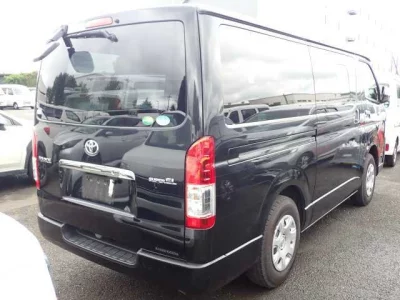 TOYOTA HIACE VAN