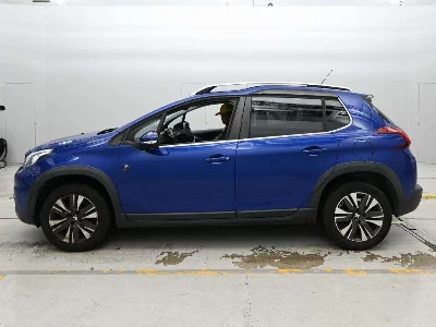 PEUGEOT 2008 4