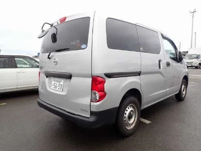 NISSAN NV200