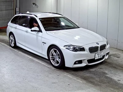 BMW 5 SERIES