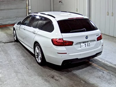BMW 5 SERIES