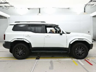 TOYOTA LAND CRUISER 250