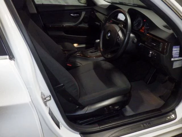 BMW 3 Series 325i, миниатюра 2