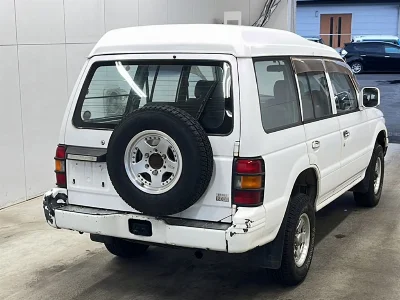 MITSUBISHI PAJERO