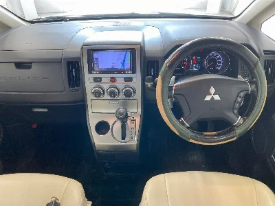 MITSUBISHI DELICA D5