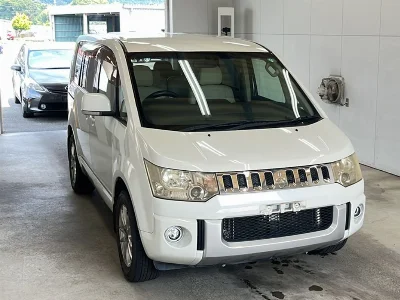 MITSUBISHI DELICA D5