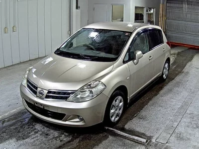 NISSAN TIIDA