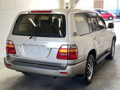 TOYOTA LAND CRUISER