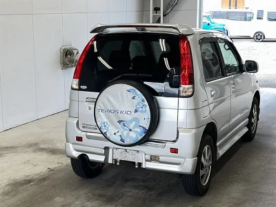 DAIHATSU TERIOS KID