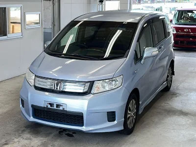 HONDA FREED SPIKE