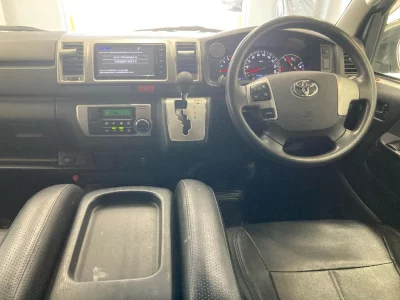 TOYOTA REGIUS VAN