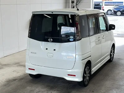 NISSAN ROOX