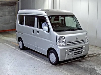 NISSAN CLIPPER VAN