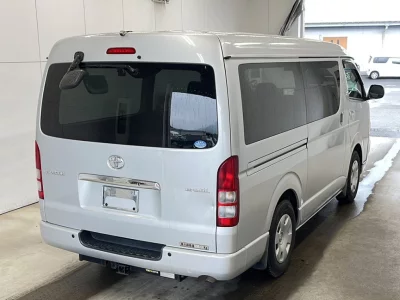 TOYOTA REGIUS VAN