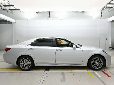 TOYOTA CROWN MAJESTA