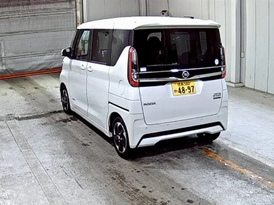 NISSAN ROOX