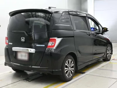 HONDA FREED SPIKE