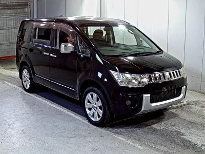 MITSUBISHI DELICA D5