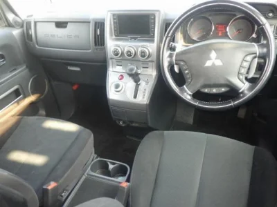MITSUBISHI DELICA D5