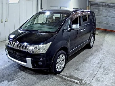 MITSUBISHI DELICA D5