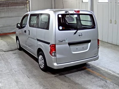 NISSAN NV200