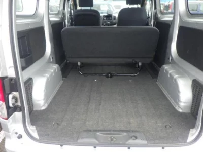NISSAN NV200