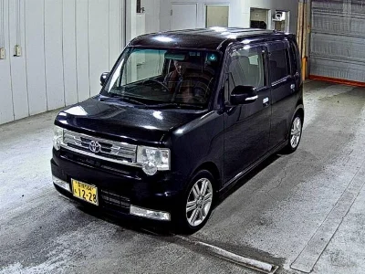 TOYOTA PIXIS SPACE