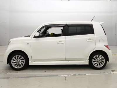 TOYOTA BB