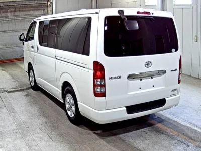 TOYOTA HIACE VAN