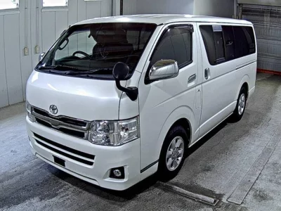 TOYOTA HIACE VAN