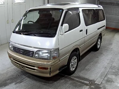 TOYOTA HIACE