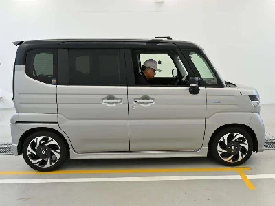 Suzuki Spacia Custom
