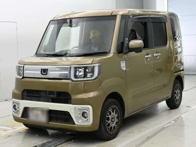 DAIHATSU WAKE