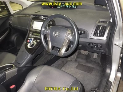 TOYOTA PRIUS PHV