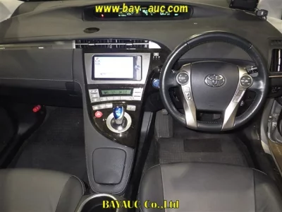 TOYOTA PRIUS PHV