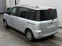 Цена авто Toyota Sienta с аукционов Японии, номер кузова NCP81G, пробег 64 000, оценка 4