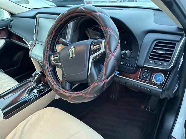 Toyota Crown HYBRID ROYAL SALOON, миниатюра 3