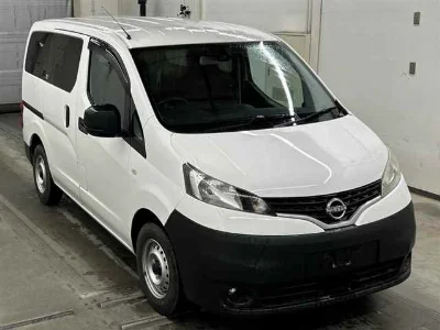 NISSAN NV200