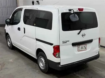 NISSAN NV200