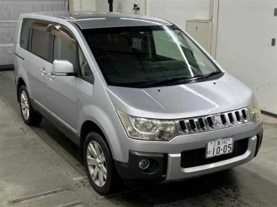 MITSUBISHI DELICA D5