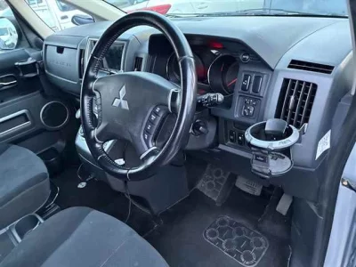 MITSUBISHI DELICA D5