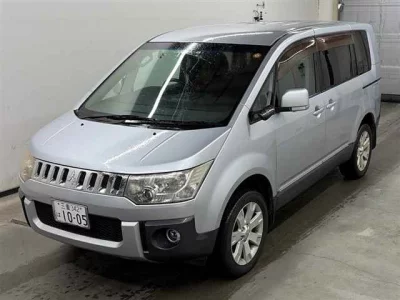MITSUBISHI DELICA D5
