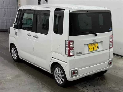 TOYOTA PIXIS MEGA