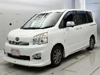 Цена авто Toyota Voxy с аукционов Японии, номер кузова ZRR70W, пробег 153 000, оценка 2