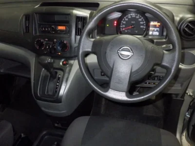 NISSAN NV200