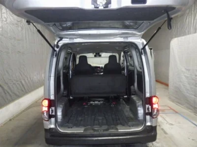NISSAN NV200