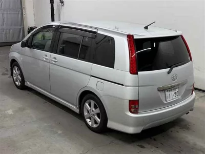 Статистика аукционов Toyota Isis