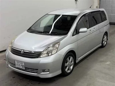 Статистика аукционов Toyota Isis