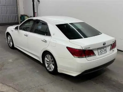 Статистика аукционов Toyota CROWN HYBRID